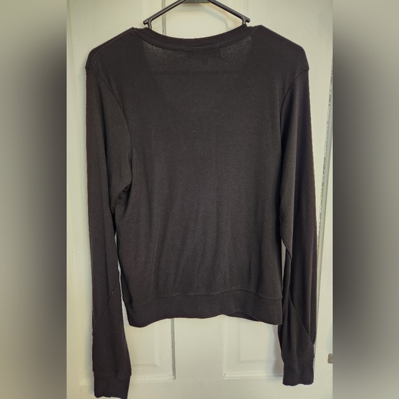 3/$25 Wildfox Baggy Beach black vneck sweatshirt size XS - Picture 4 of 7